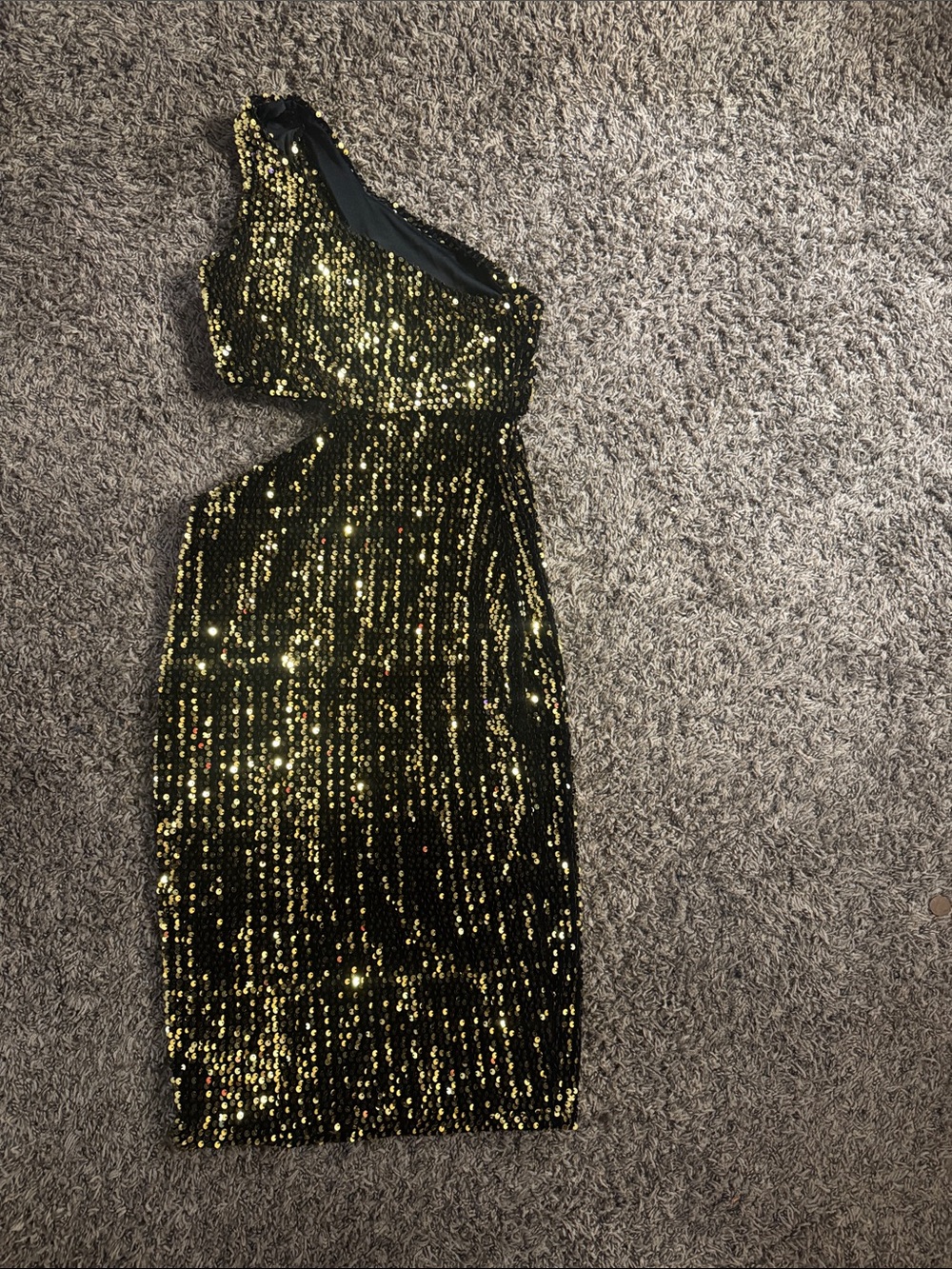 Dress - Picture 3 of 3